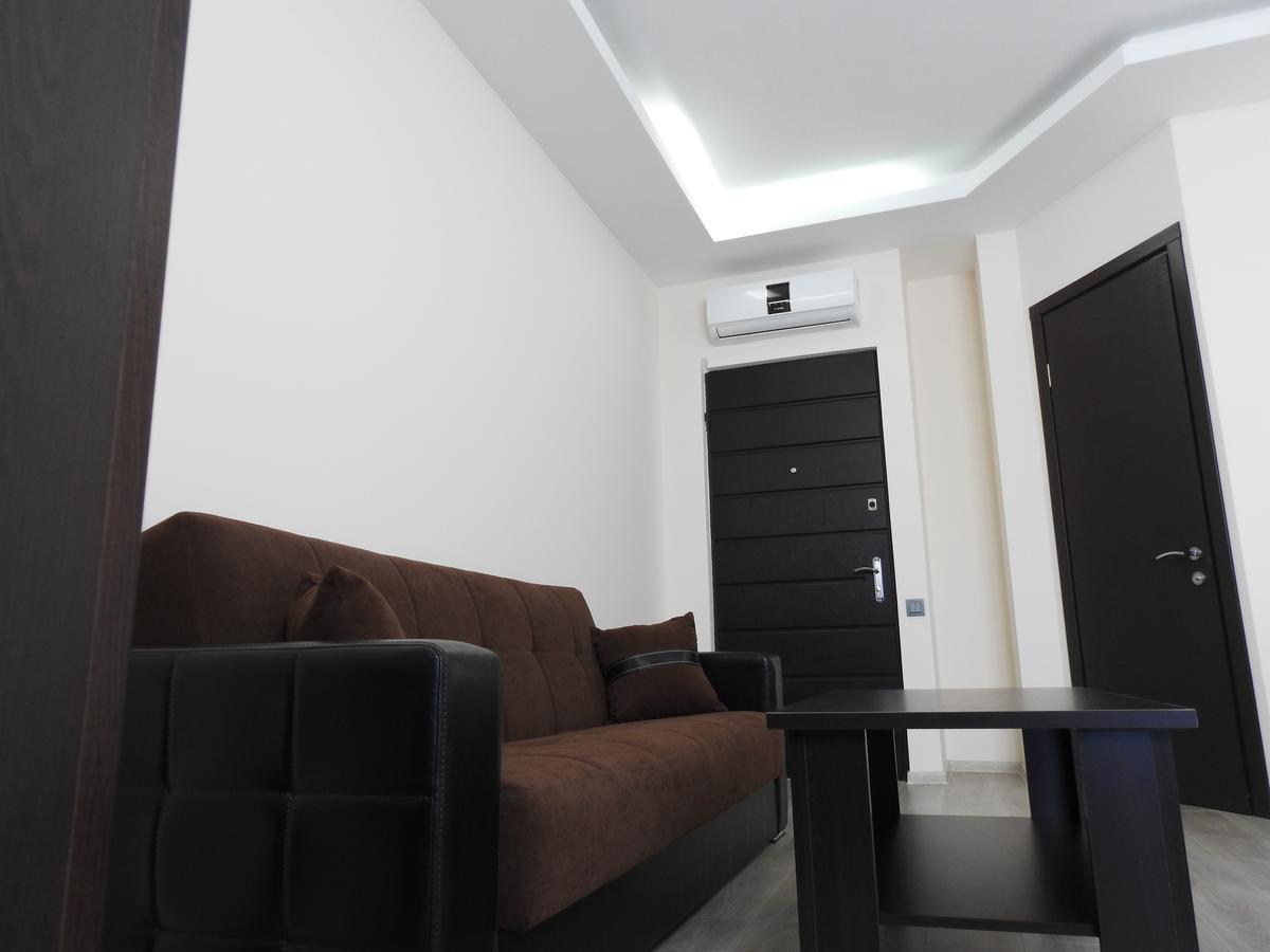Iko'S Family Apartments Batoemi Buitenkant foto